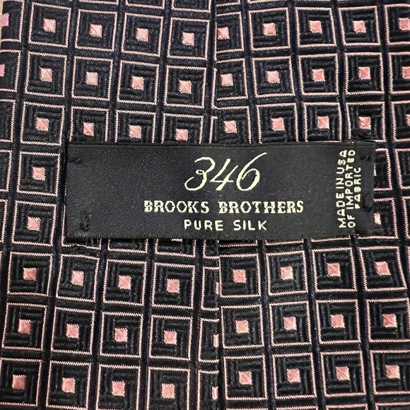 Brooks Brothers Other - Brooks Brothers 346 Men's Tie Navy Blue & Pink Geometric Pure Silk Tie